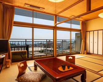 Ooedo Onsen Monogatari Premium Hotel Fugetsu - 別府市 - 客廳