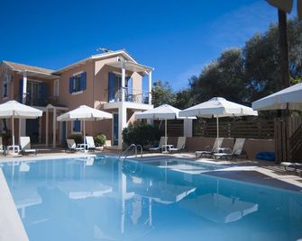Villa Theodora - Nikiana - Басейн