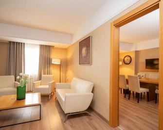 Anemon Grand Denizli Otel - Denizli - Sala de estar