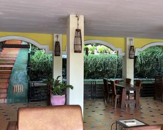 Centro Bajo Hotel & Resto - Labuan Bajo