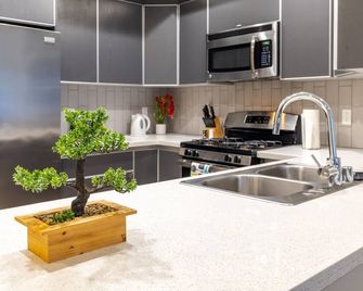 هيفن أون هوليوود بوليفارد فورنيشد أبارتمنتس - لوس أنجلوس - مطبخ