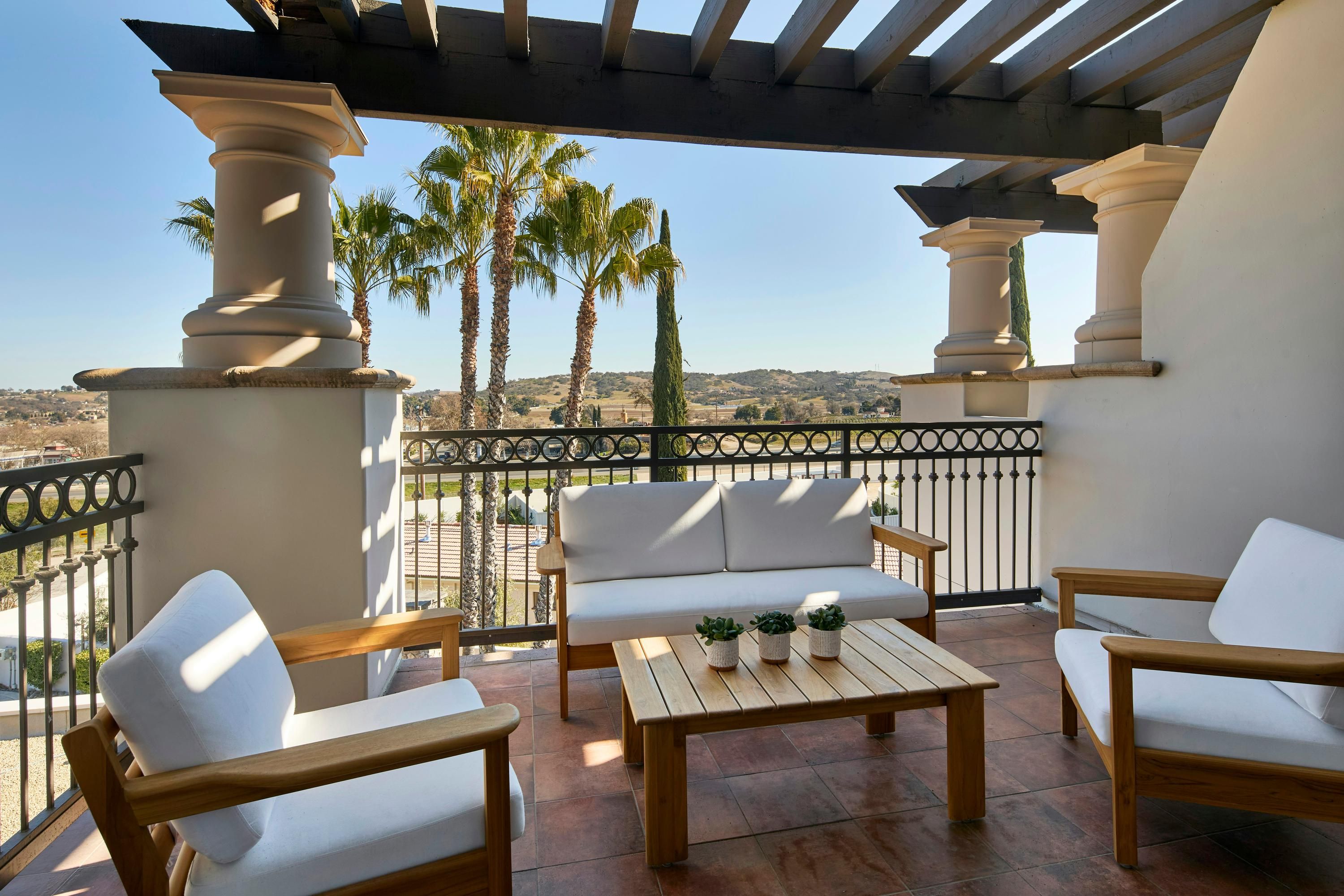 Bellasera Hotel & Suites Paso Robles, Tapestry by Hilton - El Paso de Robles - Balkong
