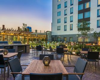 Homewood Suites by Hilton Little Rock Downtown - Little Rock - Hàng hiên