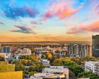 Urban Oasis in Waterloo With Private Balcony - Sydney
