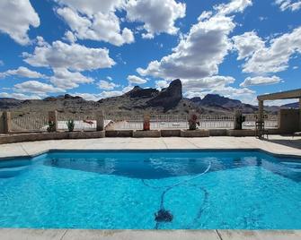Parker Strip pool house with game room! - Parker - Pool