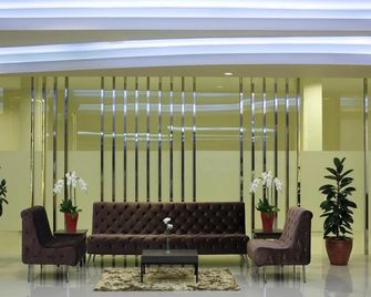 Hotel Santika Depok - Depok - Lobby