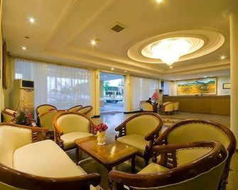 Hotel Sinar 2 - סוראבאיה - לובי