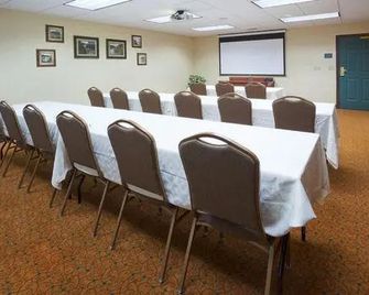 Country Inn & Suites by Radisson, Marinette, WI - Marinette - Meetingraum