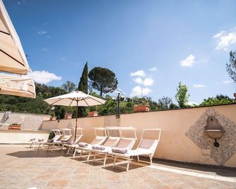 Hotel La Colonna - Siena - Patio