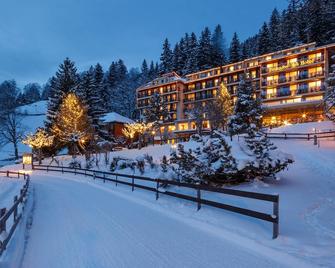Beausite Park Hotel - Lauterbrunnen - Building