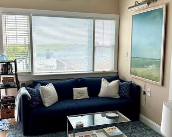 Charming Stoneharbor Waterfront Back-Bay Cottage Minutes To Beautiful Sh Beaches - Cape May Court House - Sala de estar