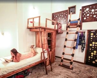 Gili Beach Bum Hostel - Pemenang