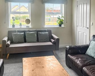 Crawshaw Cottage - Buxton - Living room