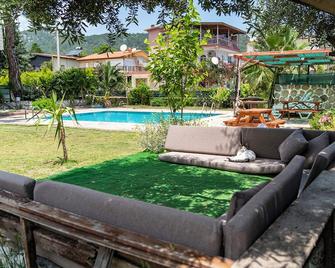 Spacious Natural Stone Villa w/ Sea and Mountain Views and Private Pool - Kemer - Pool