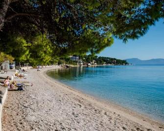 Apartments Martinovic - Zaostrog - Praia