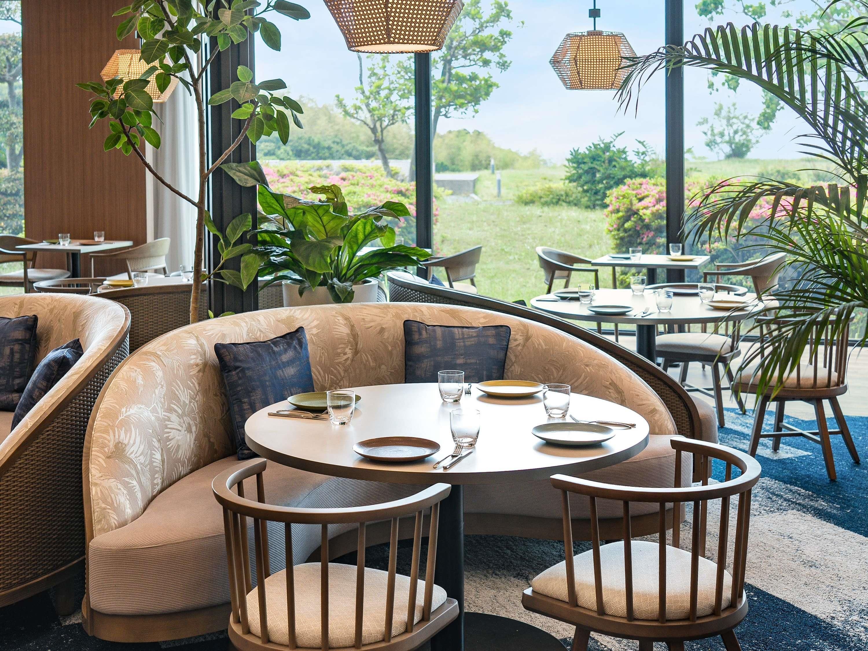 منتجع وسبا جراند ميركيور واكاياما مينابه