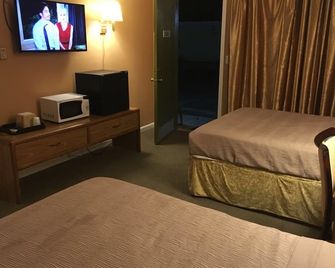 Motel 88 - Oneonta - Bedroom