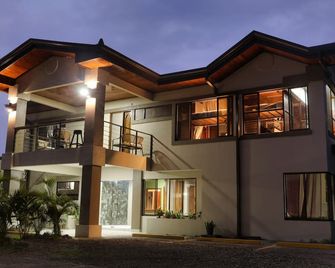 Ceiba Hostel - לה פורטונה - בניין