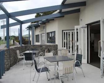 Headlands - Opunake - Patio