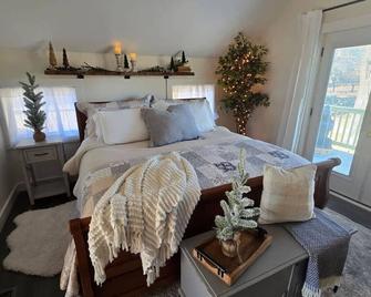 The Jefferson Guest House - Litchfield - Bedroom