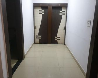 Hotel Plaza Inn - Bhopal - Pasillo