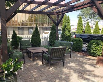 Affordable Suites of America Grand Rapids - Grand Rapids - Patio