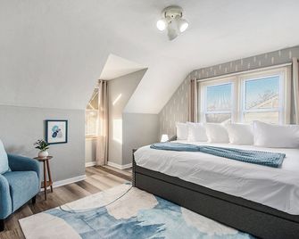 Tahanan - Cozy 4bd Near Downtown & Und - Gameroom - South Bend - Bedroom