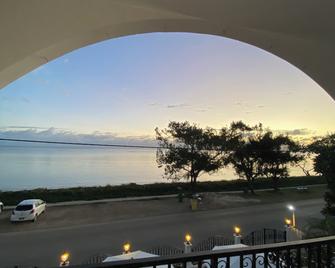 Little Italy Hotel - נוקו'אלופה - מרפסת