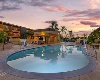 Best Western Plus Stovall's Inn - Anaheim - Pool