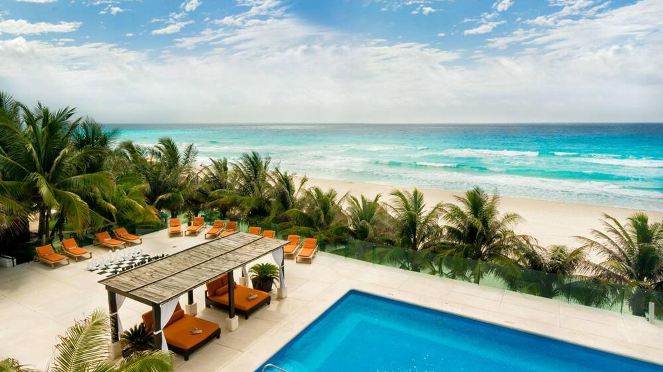 Flamingo Cancun Resort
