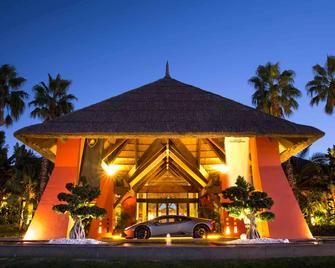 Asia Gardens Hotel & Thai Spa, a Royal Hideaway Hotel - Benidorm - Building