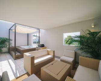 Villa Colors By Relapool - Ginoza - Huiskamer