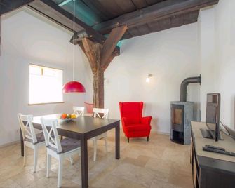 Hausdeich - Hamburg - Jadalnia