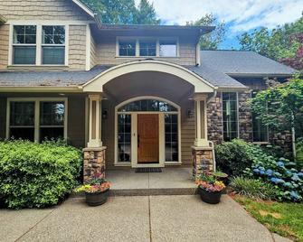 Wine Region Country Home - Sherwood - Building