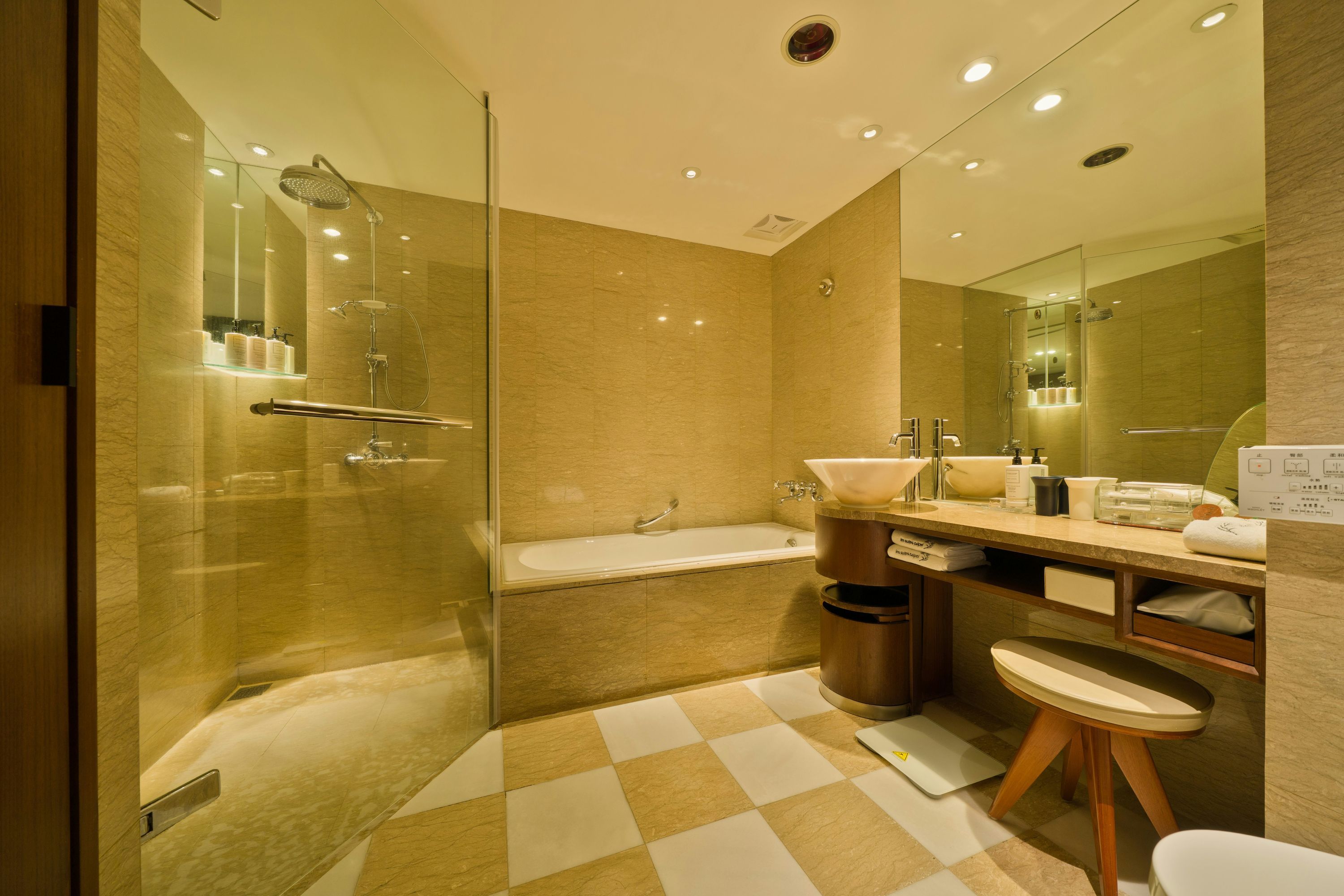 les suites taipei ching cheng