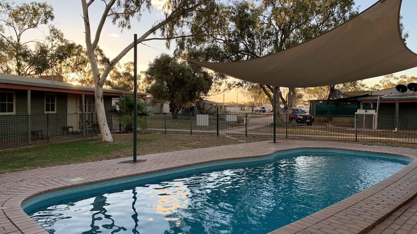 Lightning Ridge Outback Resort & Caravan Park