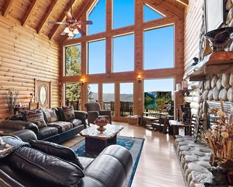 Luxury Cabin, Spectacular View, Hot Tub, Firepit, Privacy, Fireplace, Jacuzzi - Bryson City - Huiskamer