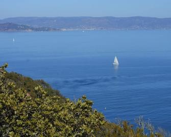 Ste Baume 90m2 Apartment For Rent - Saint-Zacharie - Playa