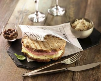 ibis Saintes - Saintes - Bar