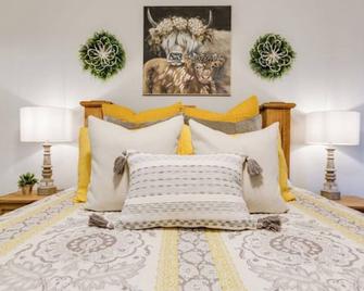 Sunrise Farm With 2br And 2 Ba New - San Angelo - Habitación