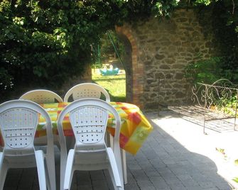 Large house full of charm in the romantic Brittany region - Combourg - Terasa