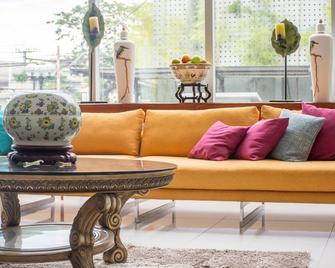 Alicia Apartelle - Cebu City - Living room