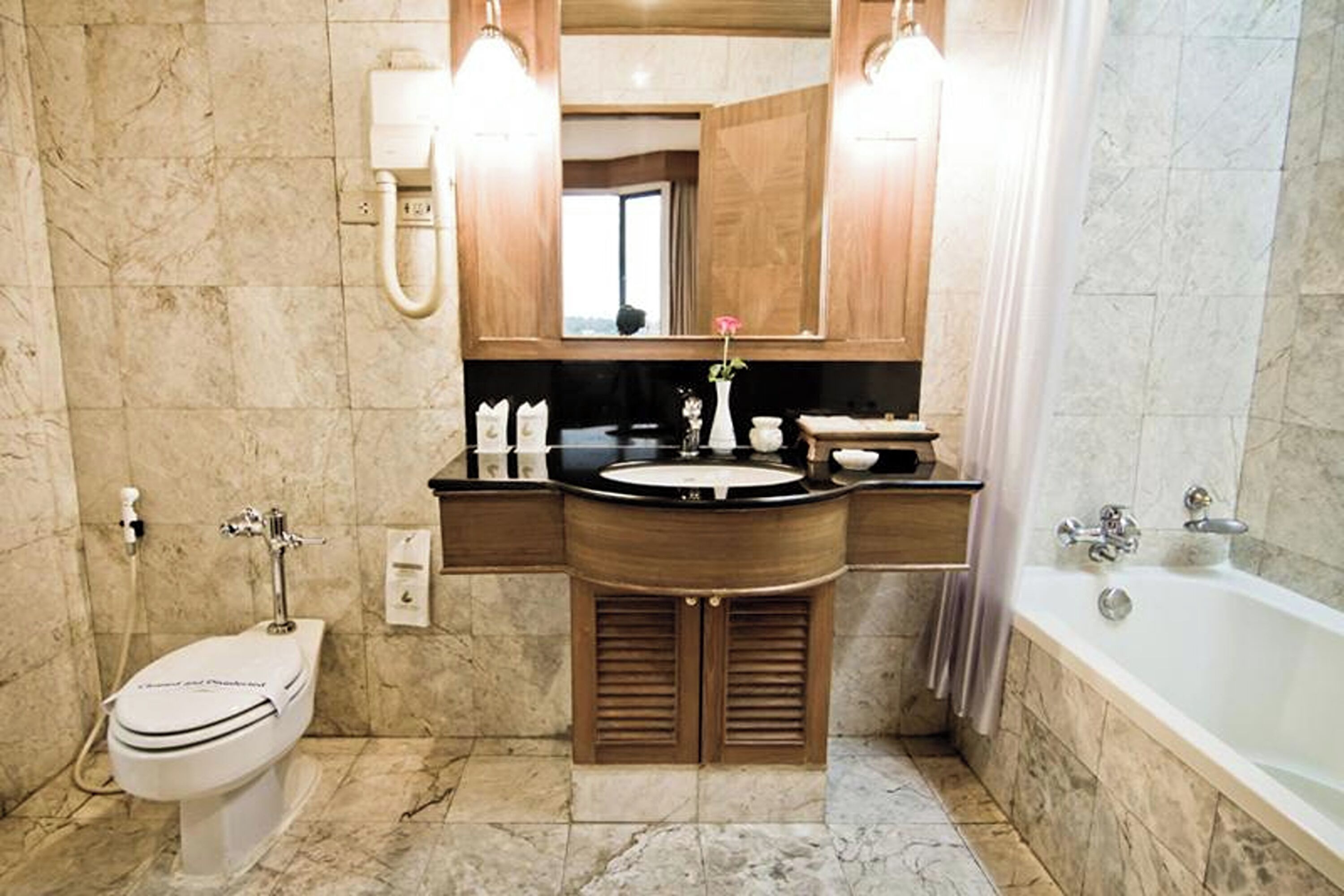 Laithong Hotel Ubon Ratchathani - Ubon Ratchathani