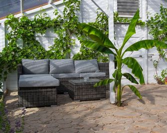 By The Bridge - Middelfart - Patio