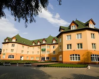 Vis Vitalis Hotel - Kerepes - Building