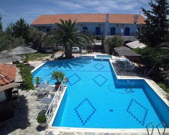 Hotel Sofia - Marathokampos - Piscine