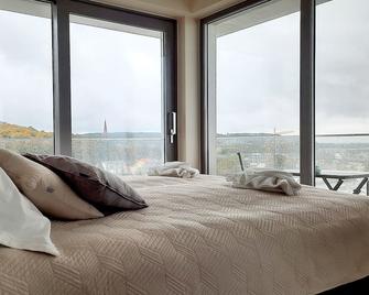 Comfort Apartment A102 Sea View 10th Floor Parking Free - Międzyzdroje - Soveværelse