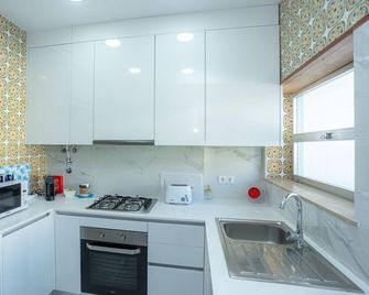 Figueira da Foz Sunset Apartment - Figueira da Foz - Kitchen