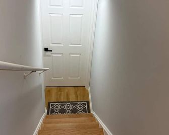Cozy Retreat in Small Town Fergus. 5 mins from Elora! - Fergus - Couloir