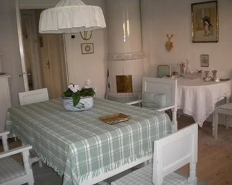 Höganlid Bed & Breakfast - Vingåker - Essbereich